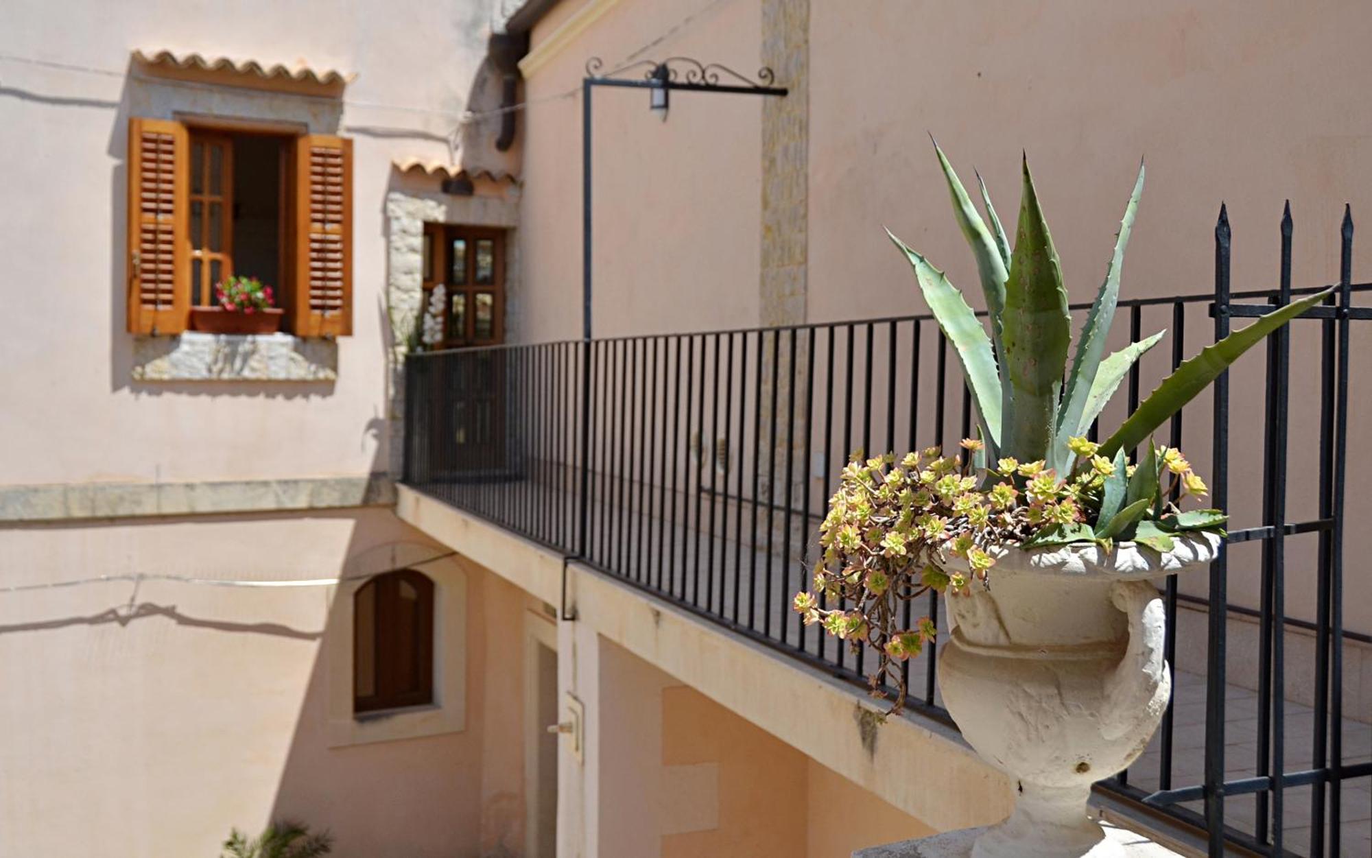 Panorama Suites Noto - Adults Only מראה חיצוני תמונה